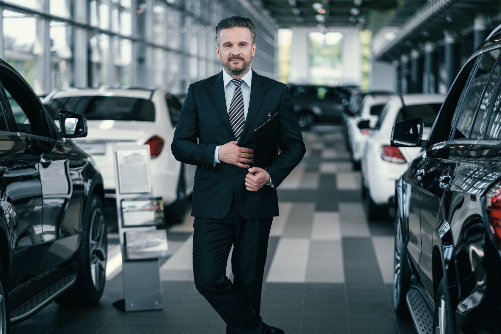 How to Become a General Manager of a Car Dealership
